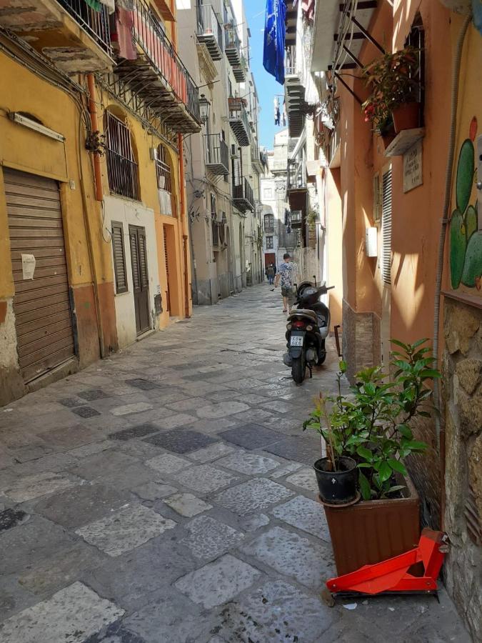 Casa Vacanza Mercato Ballaro' Palermo Exterior photo